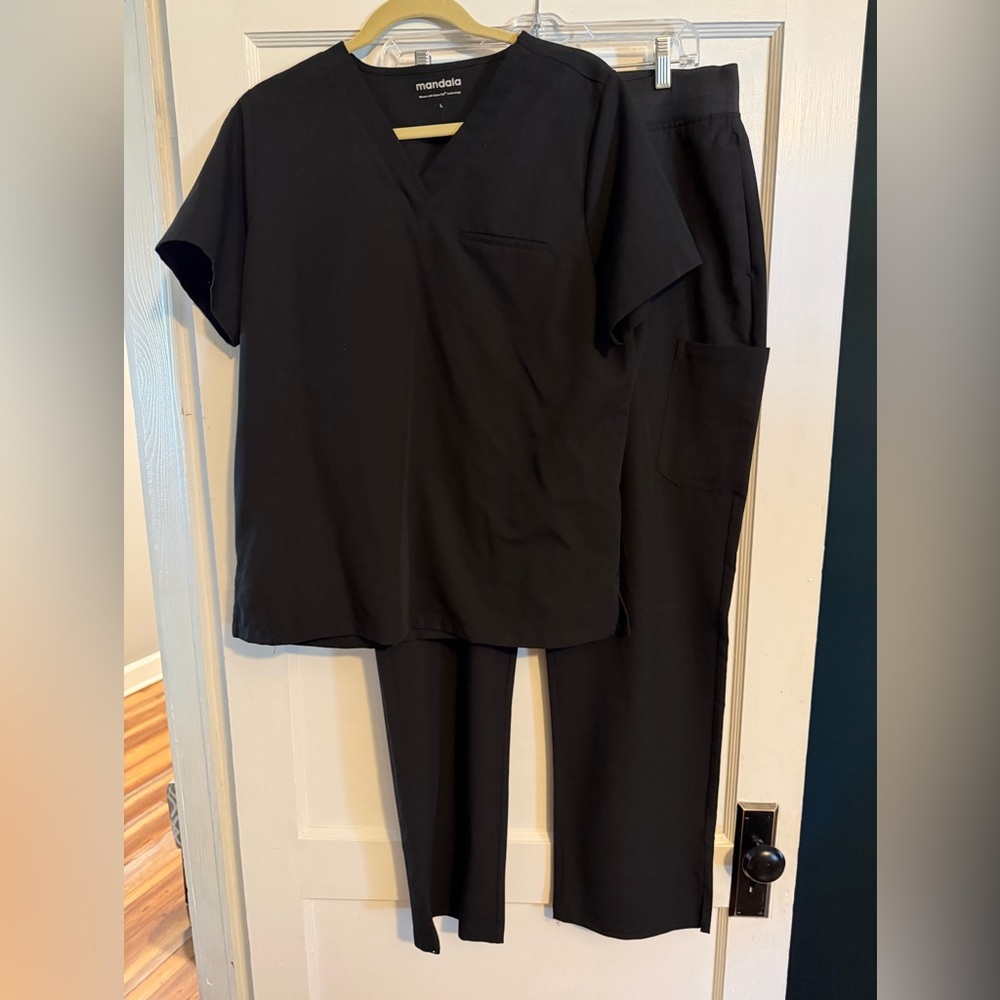 Mandala Scrub Set L Black One Pocket Top + Straight Leg Pants
